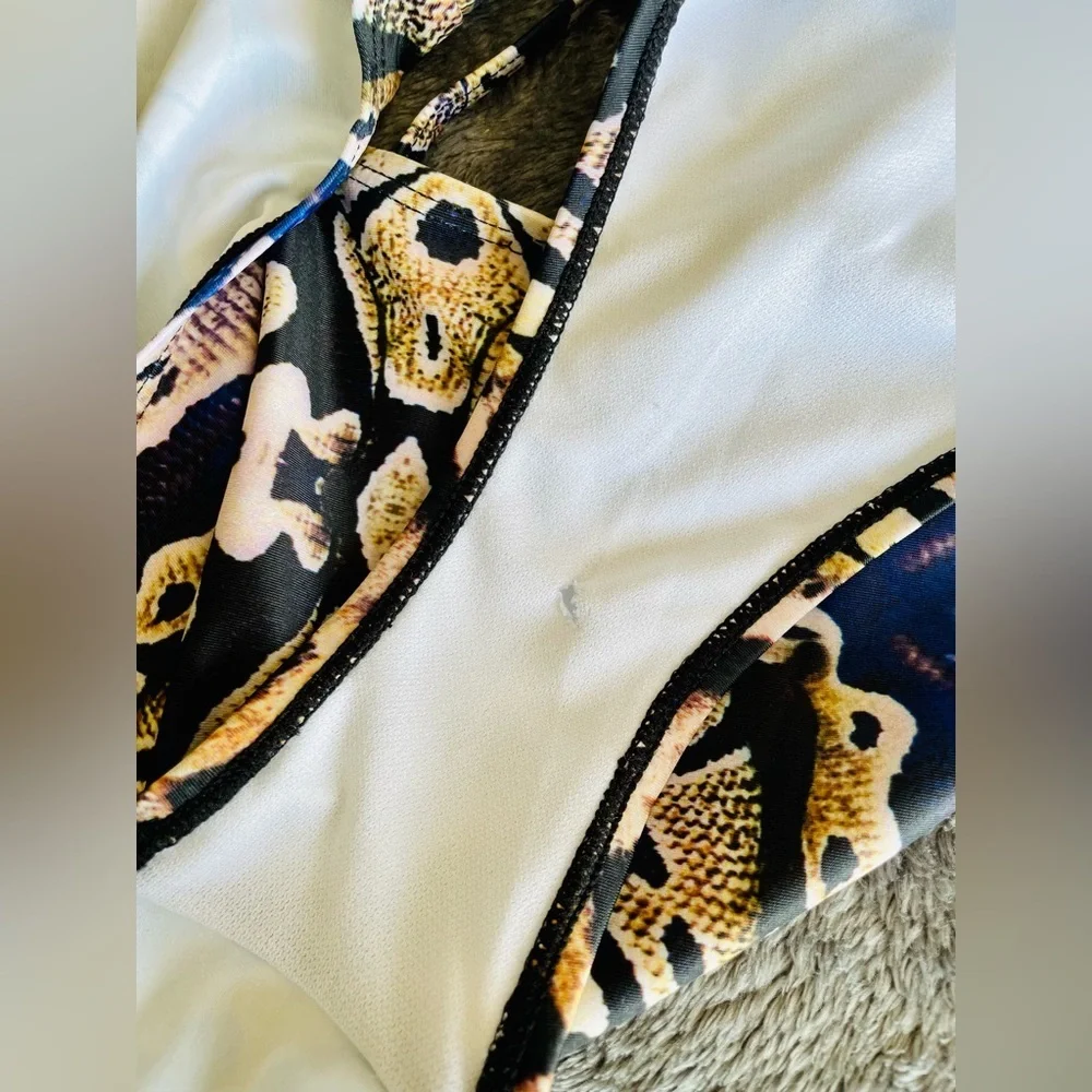 Sexy one piece swimsuit women size S + beads and back buckle *has a small hole
